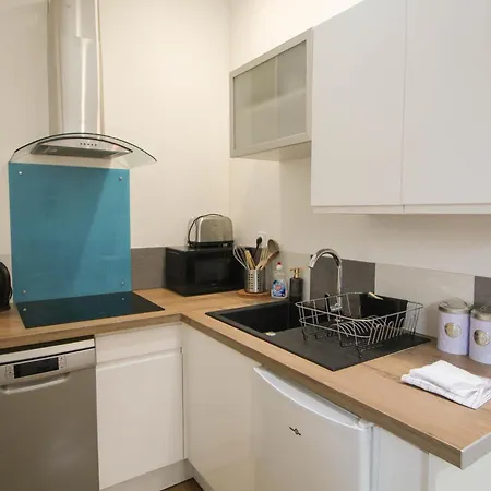 Aparthotel Pasteur 4*