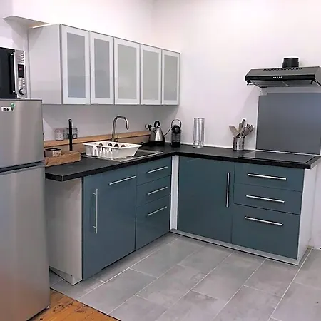 Pasteur Aparthotel 4*